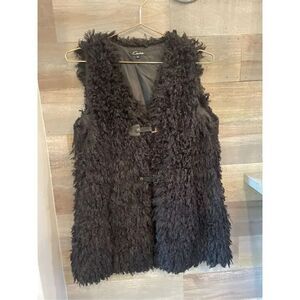 Cecico M black shaggy buckle front women’s vest w/side pockets EUC lined